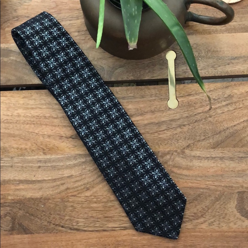 Hugo Boss 100% Silk tie